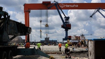 China Hits Back on US Shipping With Sanctions, Probe