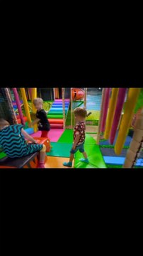 Bitty Slides Playlab Theme Song Intro - Shooting Star Animations