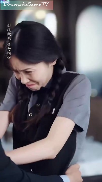 A poor girl bullied by his manager, but the CEO propose to her in public| 【 SWEET REUNION 】