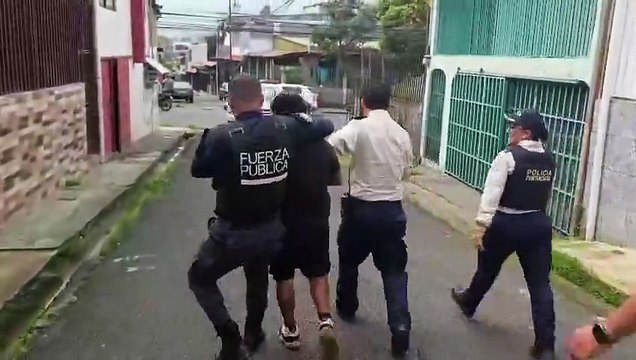 ext-detenidos-sospechosos-271025