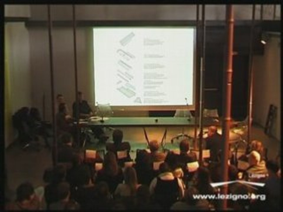 Architecture et signaletique urbaine, grande halle Arles