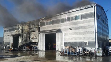 경기 화성 도로시설 생산공장에서 불...관계자 1명 대피 / YTN