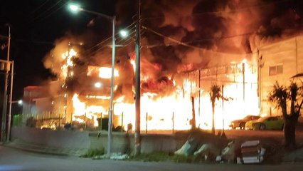 경기 김포 가구 공장에 불...한때 대응 1단계 / YTN