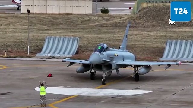 Eurofighter savaş uçaklarını Türk hava sahasında F-16'lar karşıladı