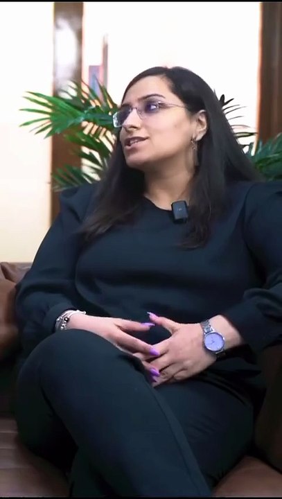 Meet Surbhi – an inspiring example of determination and growth! 🌟From working in the psychology