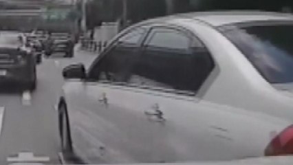 경찰, 교통사고 공모해 보험금 타낸 배달기사 16명 검거 / YTN