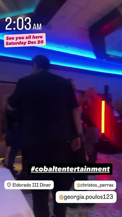 Elaina- Xρήστος Πέρρας: Οι Έλληνες ερμηνευτές που ξεσηκώνουν με τα live τους την ομογένεια στη Νέα Υόρκη- «Βροχή» τα δολάρια