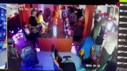 Balıkesir'de 6.1 büyüklüğündeki deprem anı kamerada