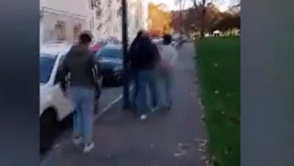 Torino, il video delle tensioni al liceo Einstein. Fermato un 16enne, che denuncia: «Mi hanno messo le manette»