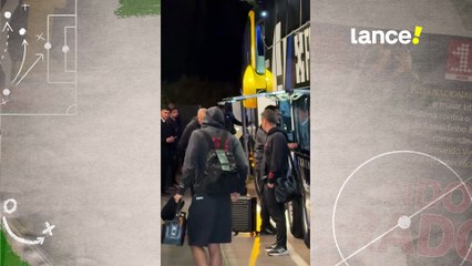 Jogadores do Flamengo chegam em Buenos Aires para decisão contra o Racing pela Libertadores