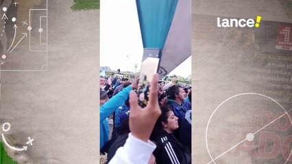 Torcida do Racing faz festa impressionante durante treino do time argentino