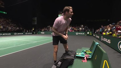 Bublik booed in Paris after snubbing post-match handshake