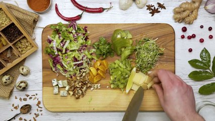 84. Salad with Shrimp in Kiwi Sauce