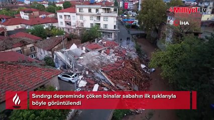 Depremde çöken binalar sabahın ilk ışıklarıyla görüntülendi