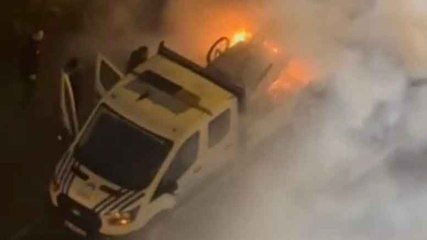 Kartal'da seyyar satıcı zabıta aracını ateşe verdi