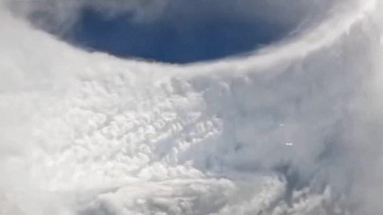 Imágenes desde dentro del huracán Melisa