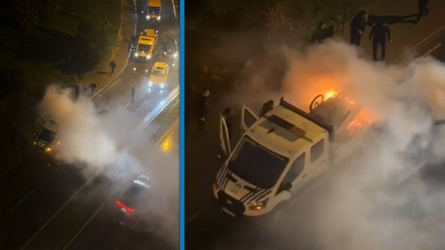 İstanbul'da seyyar satıcı zabıta aracını ateşe verdi