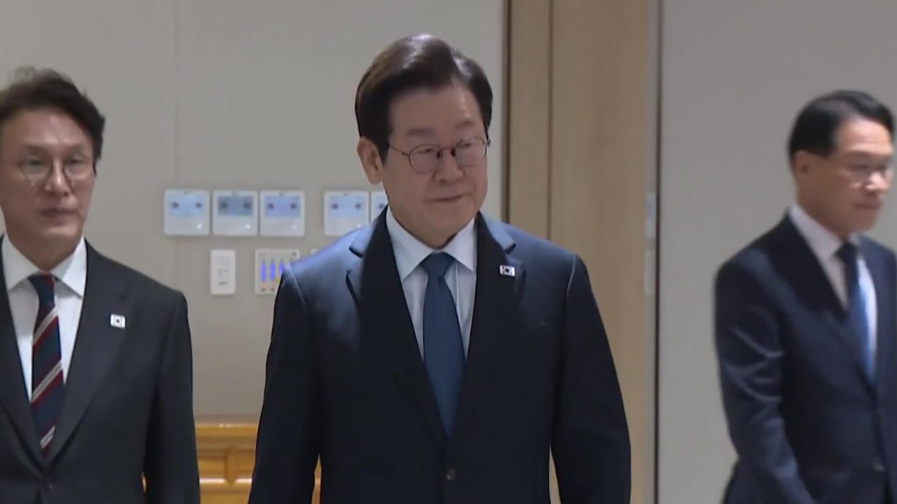다시 띄운 '재판 중지법'..."공모 냄새" vs "위인설법 끝판왕"  [앵커리포트]...
