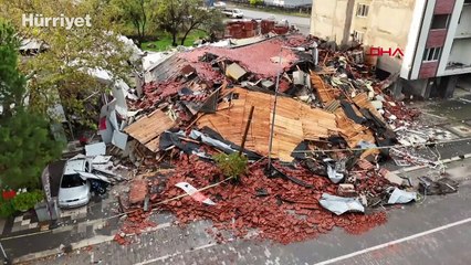 Sındırgı depreminde çöken binalar havadan görüntülendi