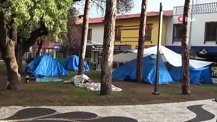 Depremin ardından halk geceyi sokakta ve çadırlarda geçirdi