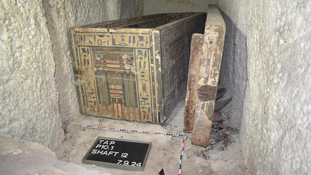 Stunning Ancient Egyptian Artifacts Unearthed in Secret Chamber 14 Meters Underground