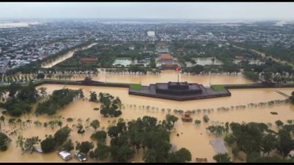 Vietnam, l'antica capitale imperiale Hue è allagata