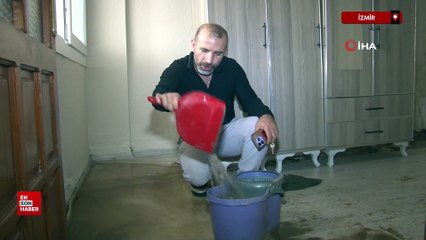 İzmir'de İZSU şebeke borusu patladı