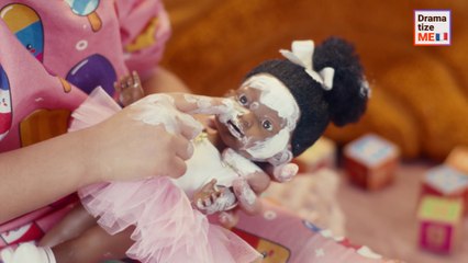 ENFANT GÊNÉE PAR SA COULEUR DE PEAU