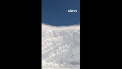 L'oeil de l'ouragan Melissa filmé depuis un avion
