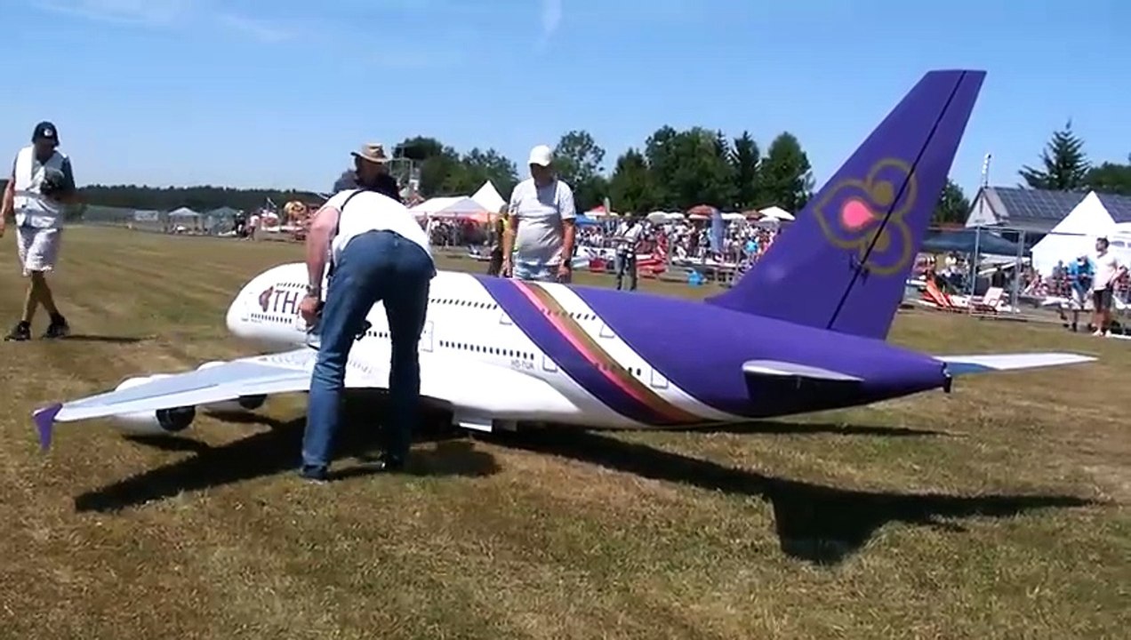 AMAZING ,AWESOME! MIND BLOWING ! 102KG XXXL RC AIRBUS A-380 / SCALE MODEL TURBINE JET AIRLINER