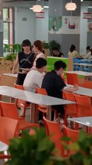 After running away from her marriage she actively flirted with Liang Jingsen a top student in the finance department but at the height of her feelings she turned away When they met again their positions were reversed and he became the one who had t