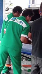 Vídeo mostra chegada de baleado após megaoperação contra o Comando Vermelho