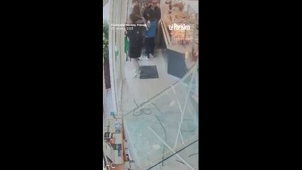 Un sanglier éclate la vitrine d’une boulangerie