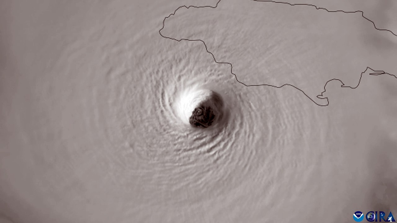 Últimas imágenes del huracán Melissa según se acerca a la isla de Jamaica (NOAA).