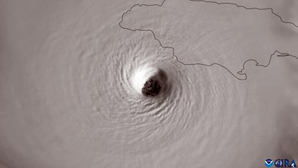 Últimas imágenes del huracán Melissa según se acerca a la isla de Jamaica (NOAA).