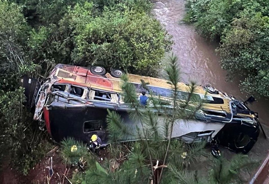 Ariel Semczuk, propietario de la empresa Sol del Norte, a la que pertenece el colectivo que cayó sobre el puente Yaza en Campo Viera