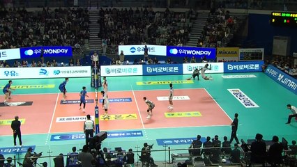 삼성화재 시즌 첫 승...아히, 양 팀 최다 17득점 / YTN