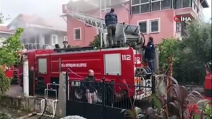 \"Muğla’da Çatı Katında Yangın: İtfaiye Ekipleri Hızla Müdahale Etti!\"