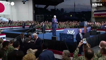 Trump in Giappone, balletto dopo il discorso sulla Uss George Washington