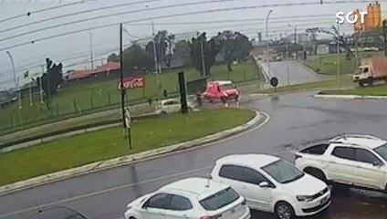 Ciclista é arremessado por caminhão ao tentar atravessar a BR-277 em Cascavel