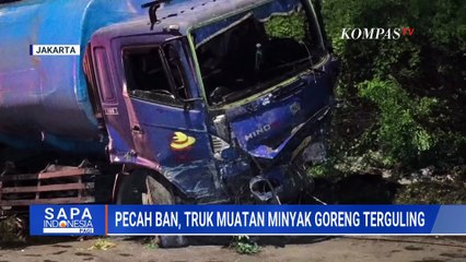 Truk Muatan Minyak Goreng Terguling di Cakung, Petugas Damkar Bersihkan Tumpahan di Jalan