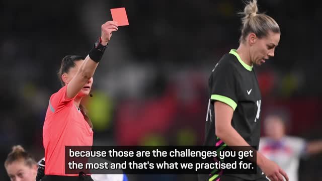 England disappointed to play against 10 after early Australia red card