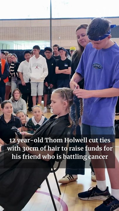 12 year-old Thom shaves his head in solidarity for mate battling cancer