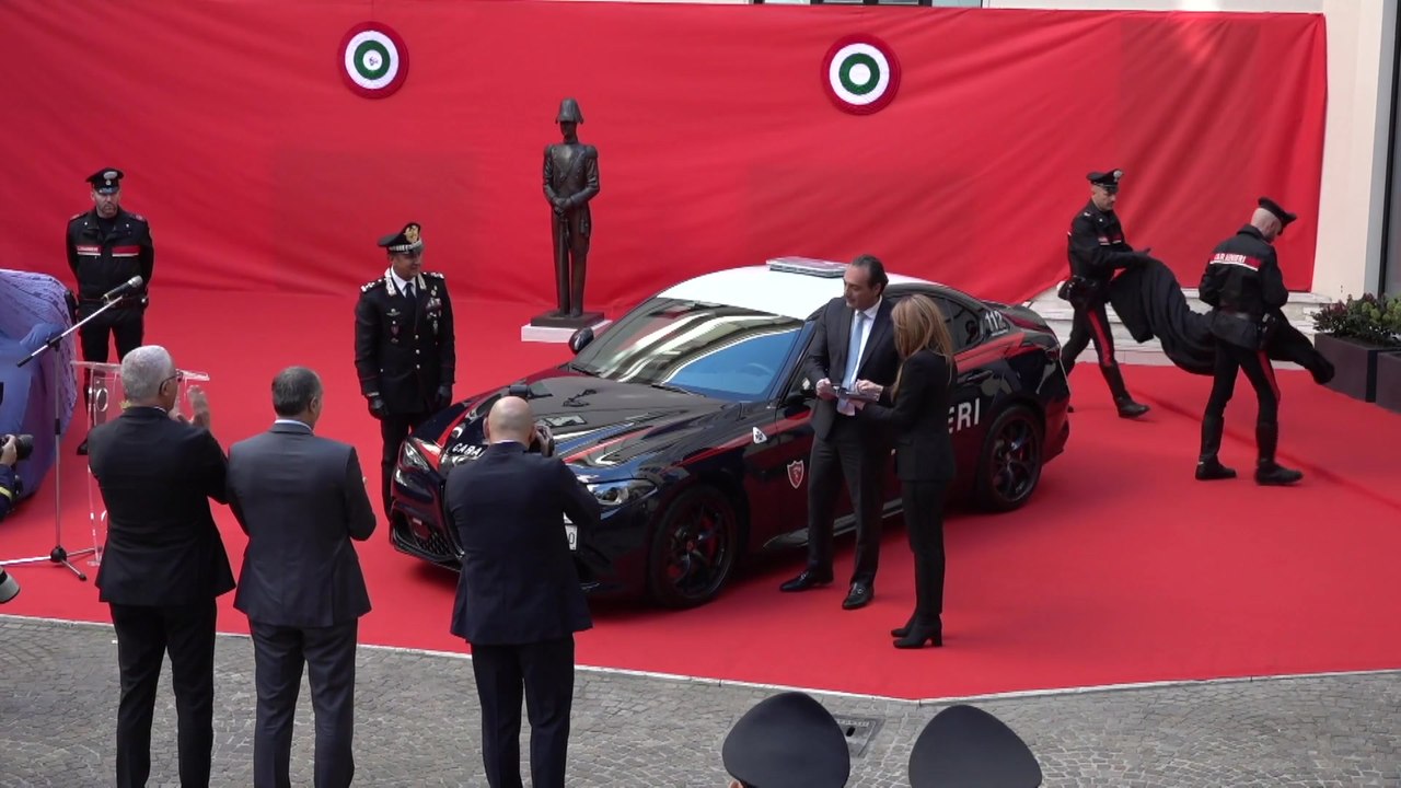 Wenn Leistung Leben rettet - Alfa Romeo und Maserati unterstützen Carabinieri mit zwei Hochleistungsfahrzeugen