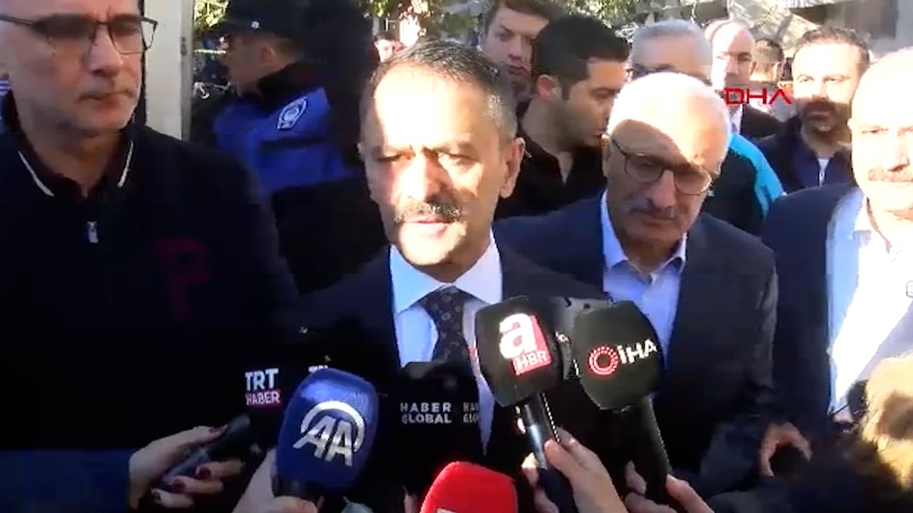 Kocaeli Valisi İlhami Aktaş, Gebze'de çöken binaya ilişkin açıklamalarda bulundu