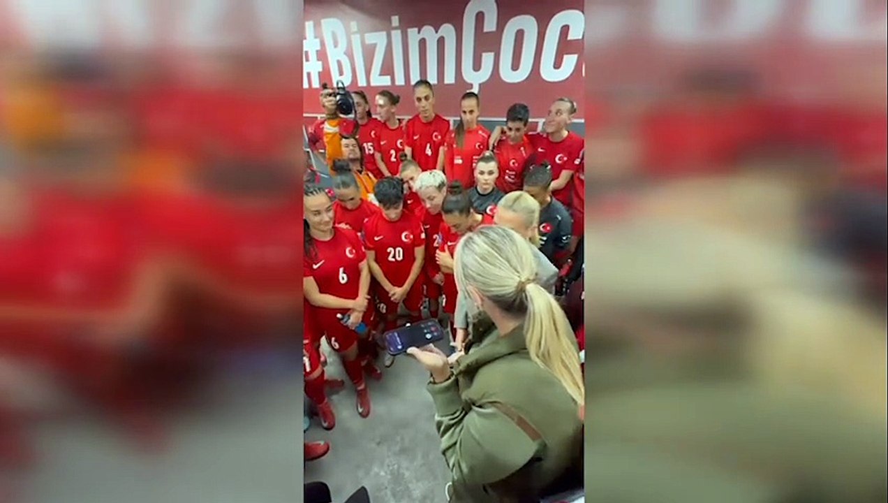 Cumhurbaşkanı Recep Tayyip Erdoğan'dan A Milli Kadın Futbol Takımı'na tebrik