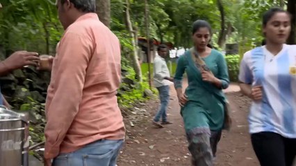 13-साल-का-लड-का-और-19-साल-की-जवान-लड-की-Cr.mp4_7