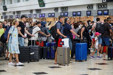 Turizm şehri 'milyonlara' doydu: İstanbul'un nüfusu kadar turist geldi