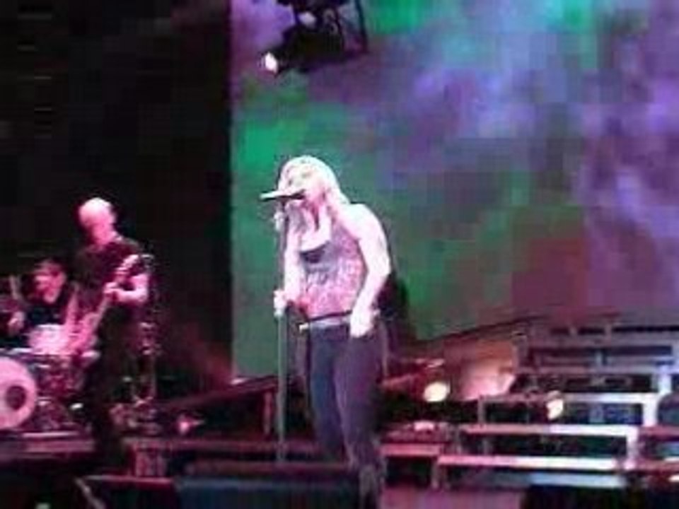 Kelly Clarkson - Breakaway/Walk Away (Wolves Civic 20.03.08)