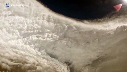 Impresionantes imágenes del huracán Melissa desde dentro